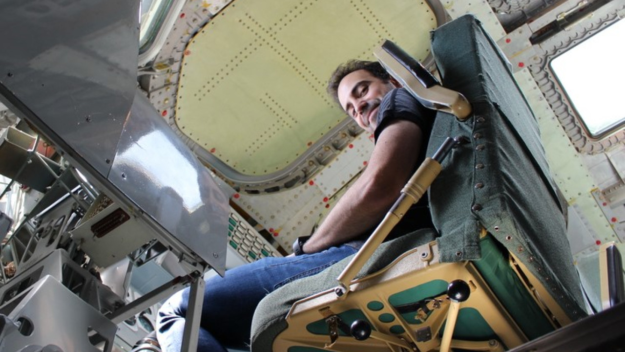 Ο Ελληνας γιατρός που προετοιμάζει ευρωπαίους αστροναύτες για τον Διεθνή Διαστημικό Σταθμό