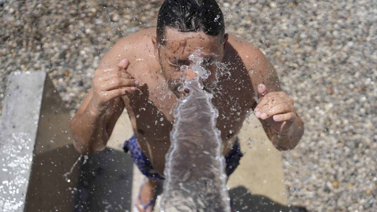 Υδράργυρος στο «κόκκινο»: 32 σταθμοί άνω των 40 °C τη Δευτέρα – «Ρεκόρ» στη Σπάρτη με μέγιστη άνω των 42 – Χάρτες