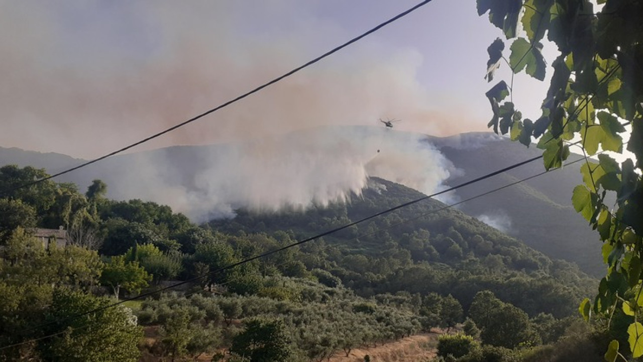 Κέρκυρα: Δύο μεγάλες αναζωπυρώσεις στην Άνω Περίθεια και στον Άγιο Γεώργιο Κασσιόπης