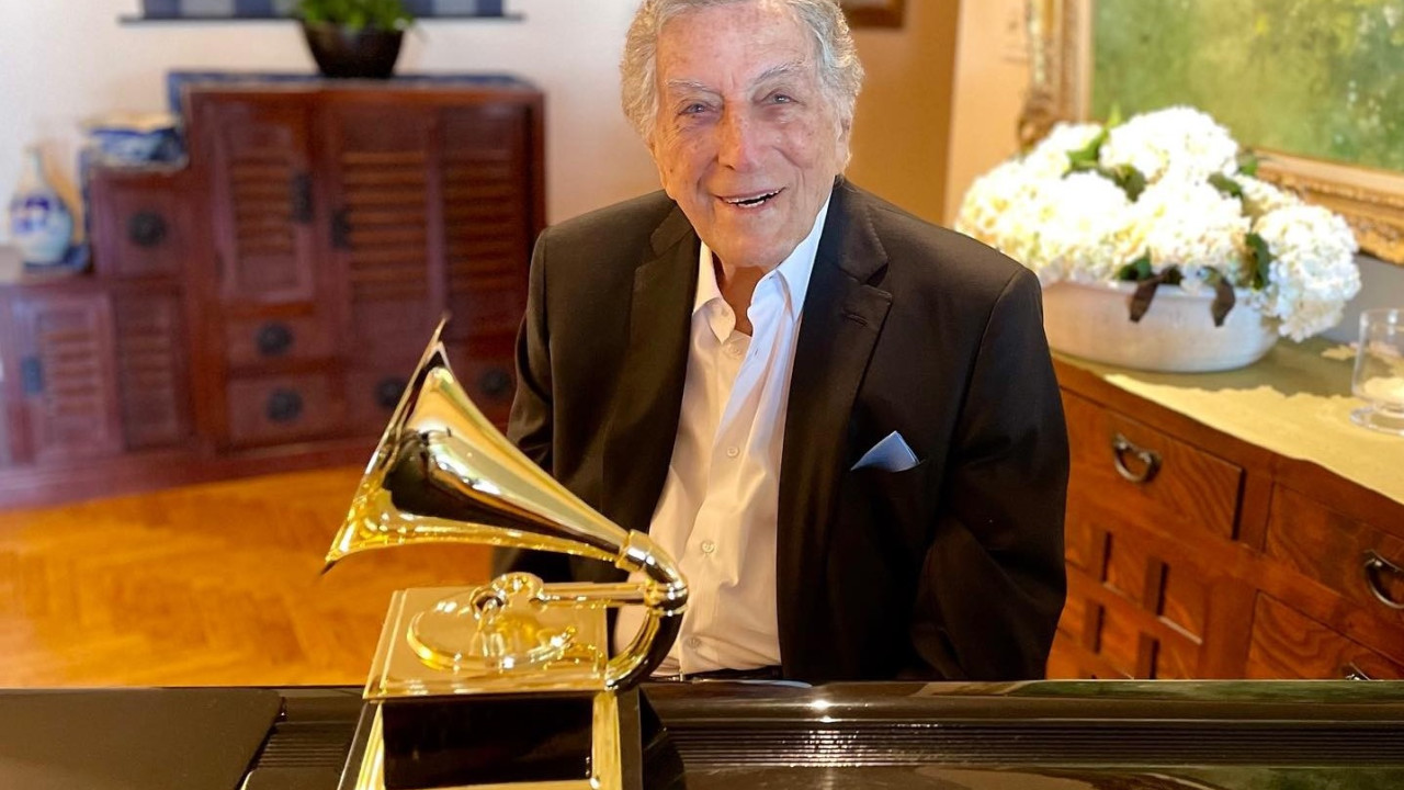 Ο θρυλικός τραγουδιστής Tony Bennett πέθανε σε ηλικία 96 ετών