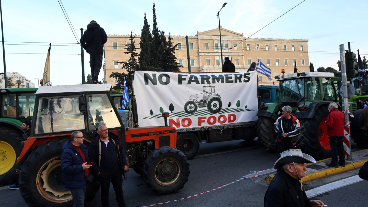 Τα διεθνή ΜΜΕ για την κάθοδο των αγροτών στην Αθήνα – «Με τα τρακτέρ στο Κοινοβούλιο»