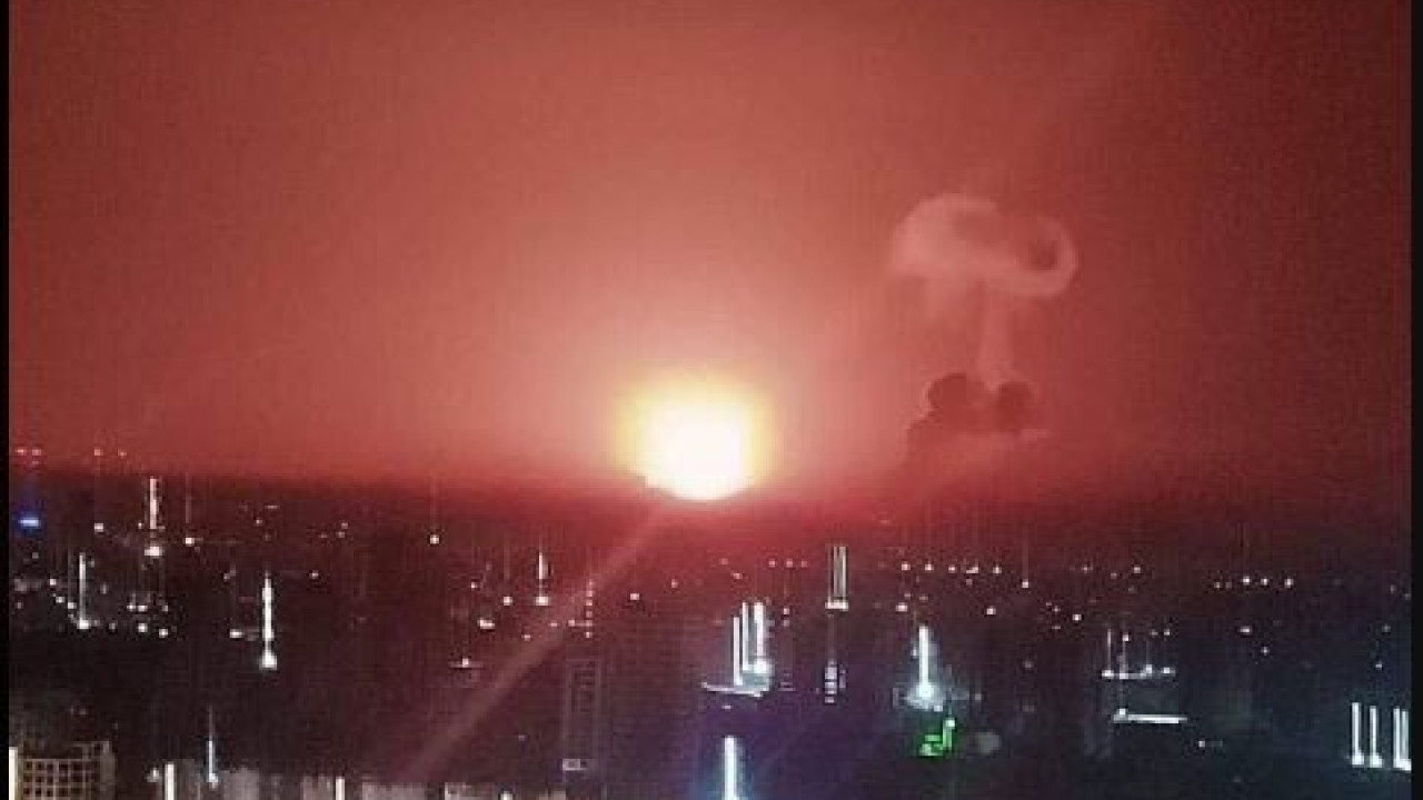 Μεγάλες εκρήξεις στα νότια προάστια της Δαμασκού – Καταρρίφθηκαν ισραηλινοί πύραυλοι, σύμφωνα με τη συριακή TV – Δείτε φωτογραφίες