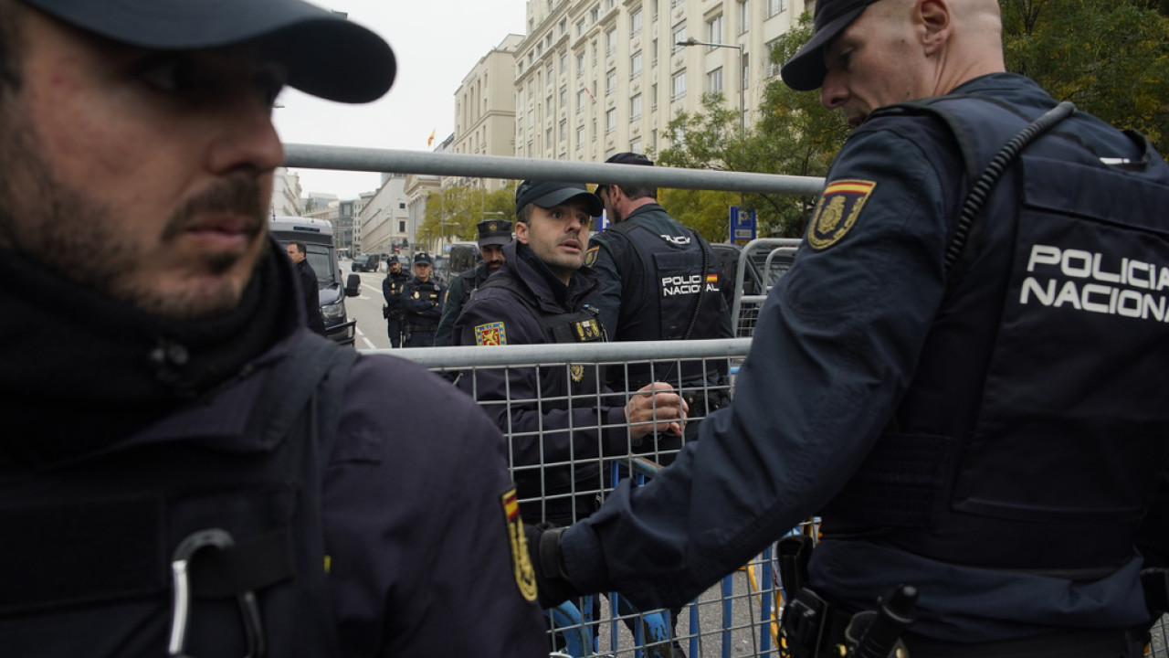 Συμμορία στην Ισπανία διακινούσε πλαστά χαρτονομίσματα των 100 ευρώ – Είχαν πρόσβαση και στην Ελλάδα