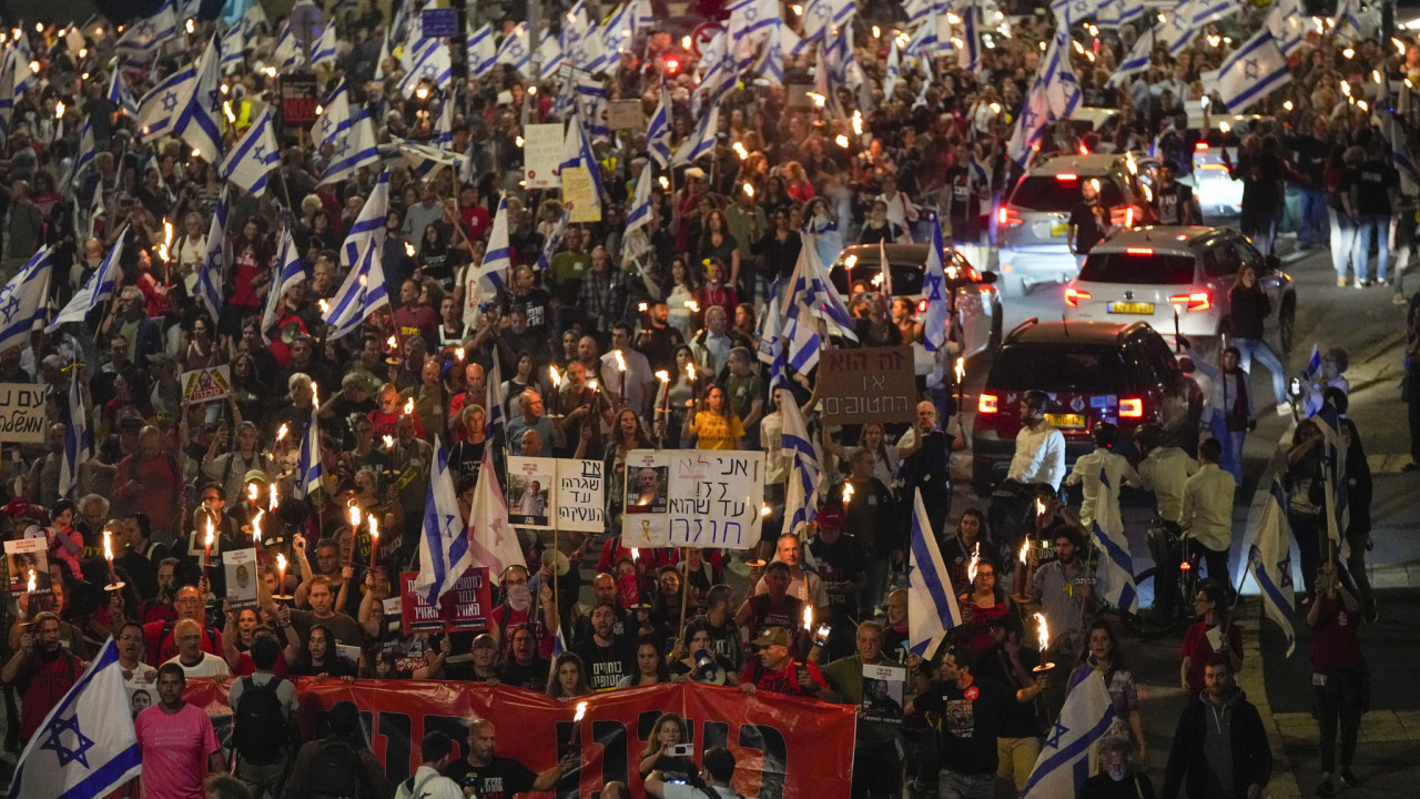 Αναβρασμός στο Ισραήλ: Συγκέντρωση έξω από την Κνεσέτ – Ζητούν την παραίτηση Νετανιάχου