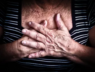 Ιατρική πρωτιά στην Ελλάδα: Ασθενής 100 ετών - και μία από τις λιγοστές αιωνόβιες παγκοσμίως - υποβλήθηκε σε εγχείρηση καρδιάς 