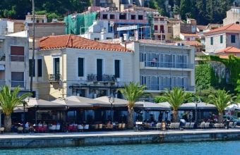 Ελληνικό καλοκαίρι: Πώς το πρώτο κύμα τουριστών θα επηρεάσει την εξέλιξη της σεζόν