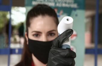 Φόβοι για έξαρση του ιού από τα «ορφανά» κρούσματα - Πού θα γίνει υποχρεωτική μάσκα