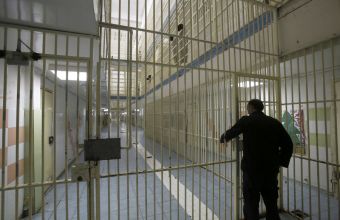 Κοινωνική πλειοψηφία του ΣΥΡΙΖΑ μόνο στις φυλακές
