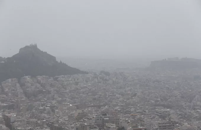 Με συννεφιά, τοπικές βροχές και αφρικανική σκόνη μας «αποχαιρετά» ο Μάρτιος