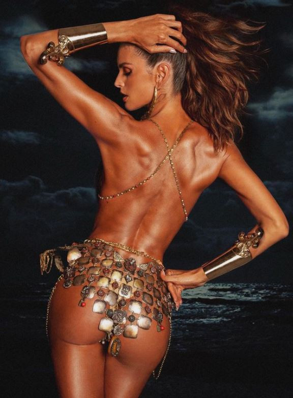 Η Izabel Goulart